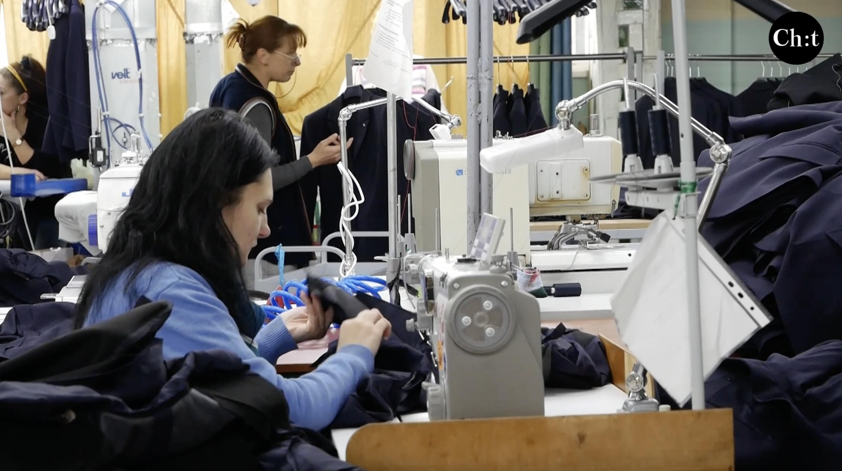 Опанувала нову професію на «Елеганті» і мріє повернутися додому: історія переселенки з Херсонщини