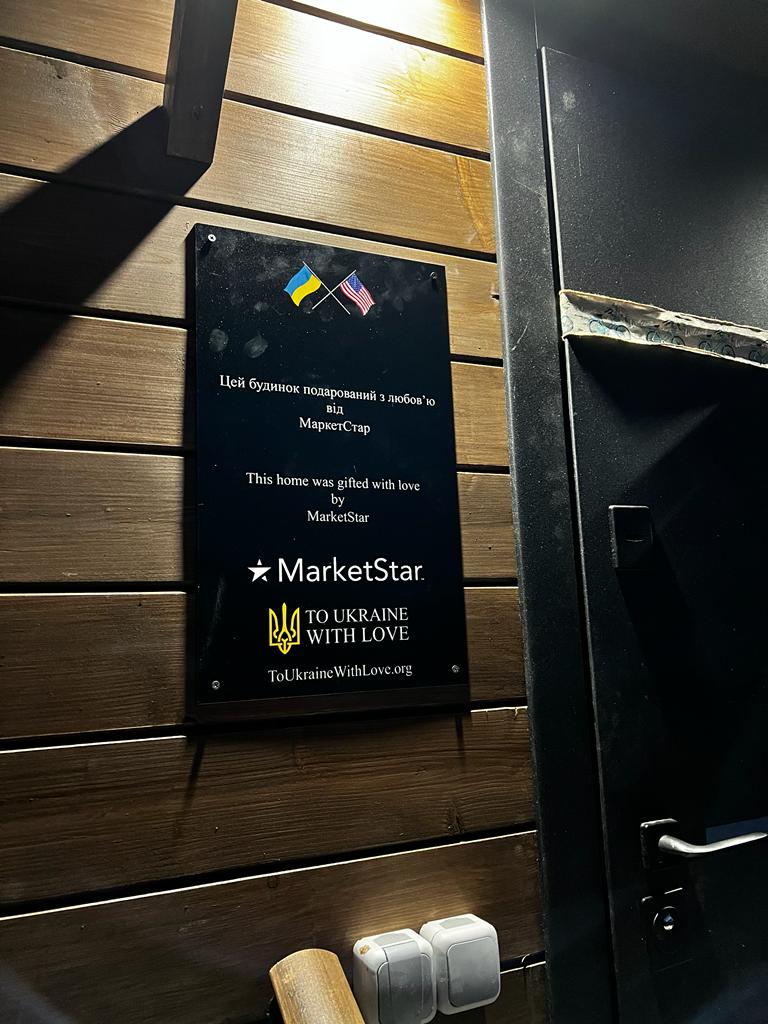 У Чернігівській області американські спонсори зводять модульні будиночки