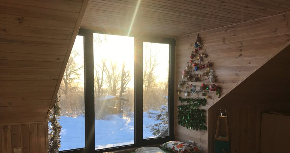 Дім Хаски це фактично два будинки для відпочинку на березі Десни