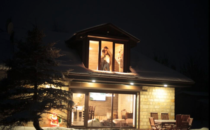 Дім Хаски це фактично два будинки для відпочинку на березі Десни