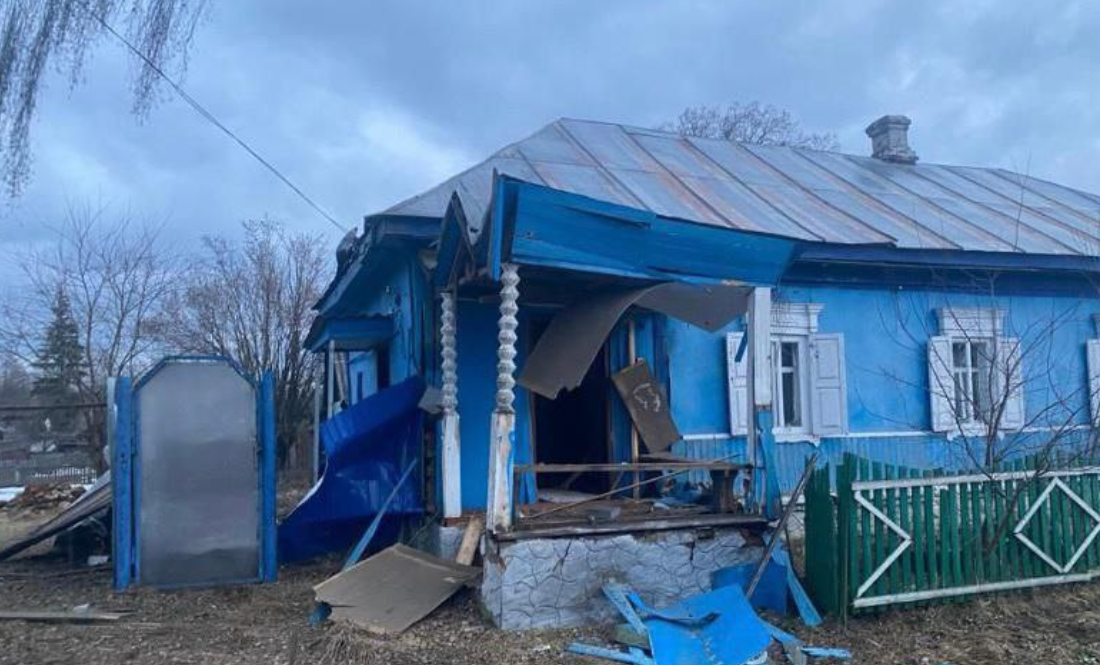 Наслідки обстрілу Семенівки 30.12.23. Фото нацполіції. 