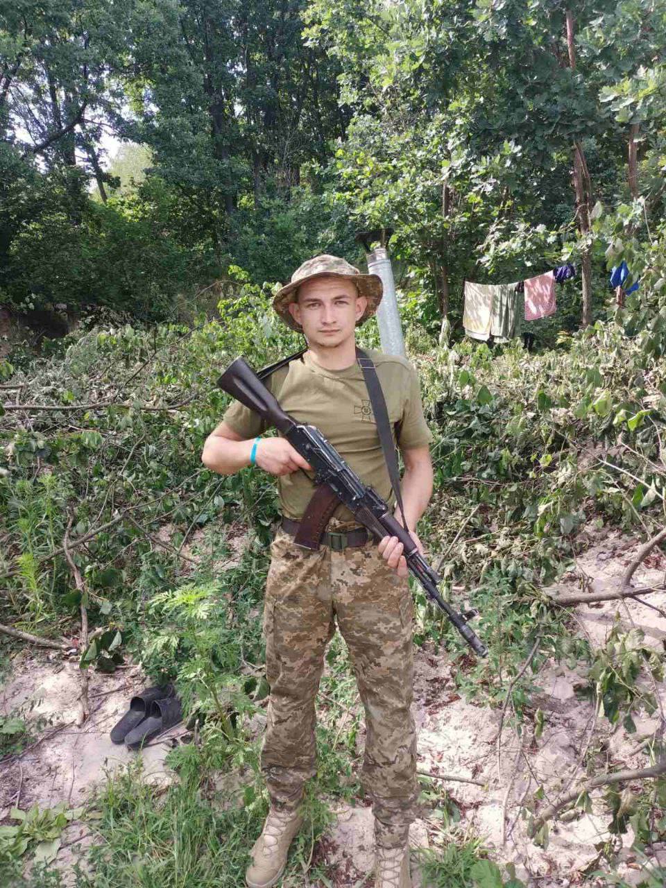 Молодший сержант Анатолій Ковеза