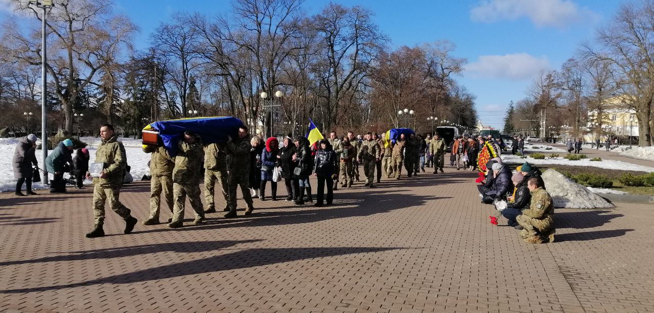 Чернігів прощався з двома полеглими Героями: обидва загинули багато місяців тому