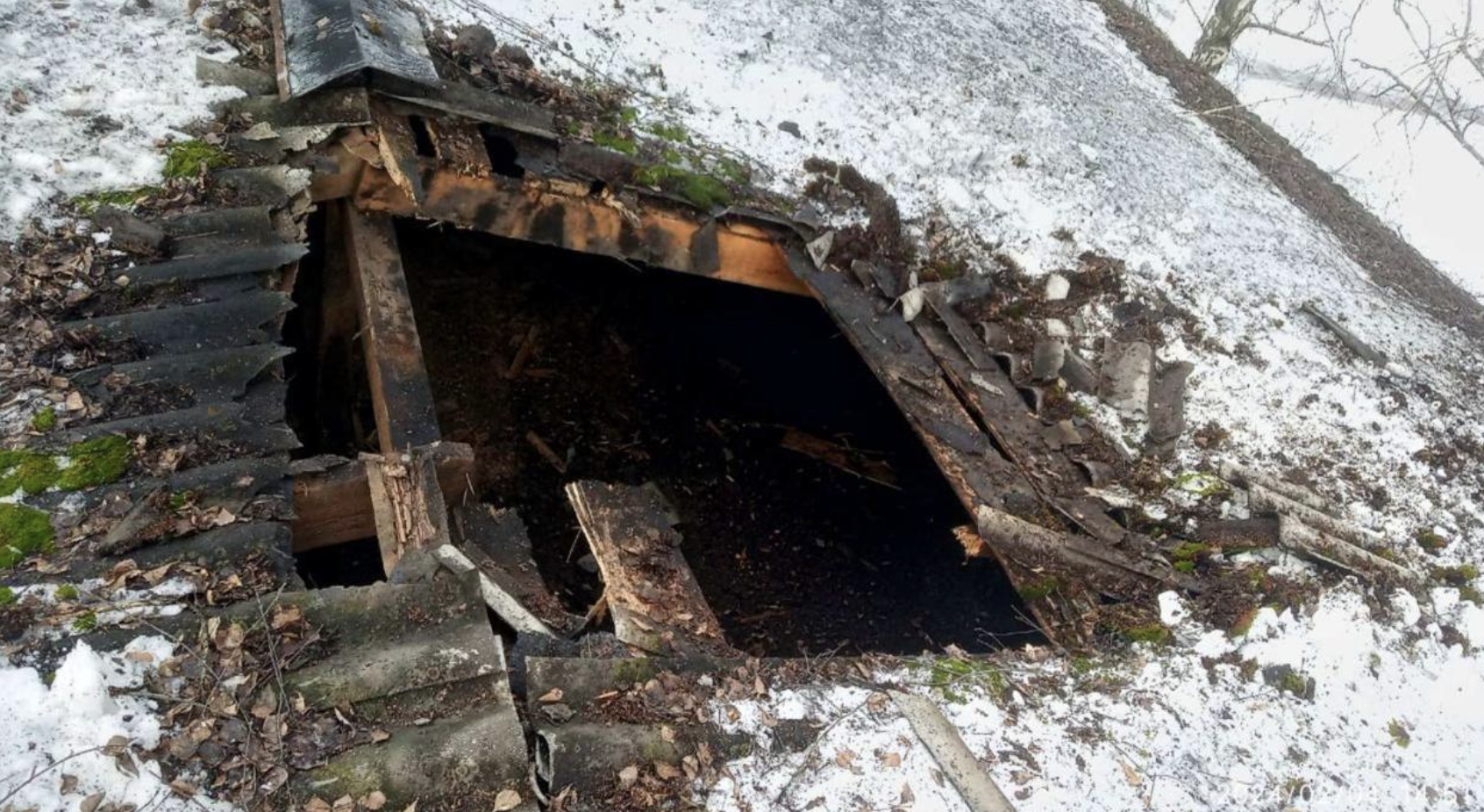 Пошкоджений дах магазину в прикордонному селі Чернігівщини