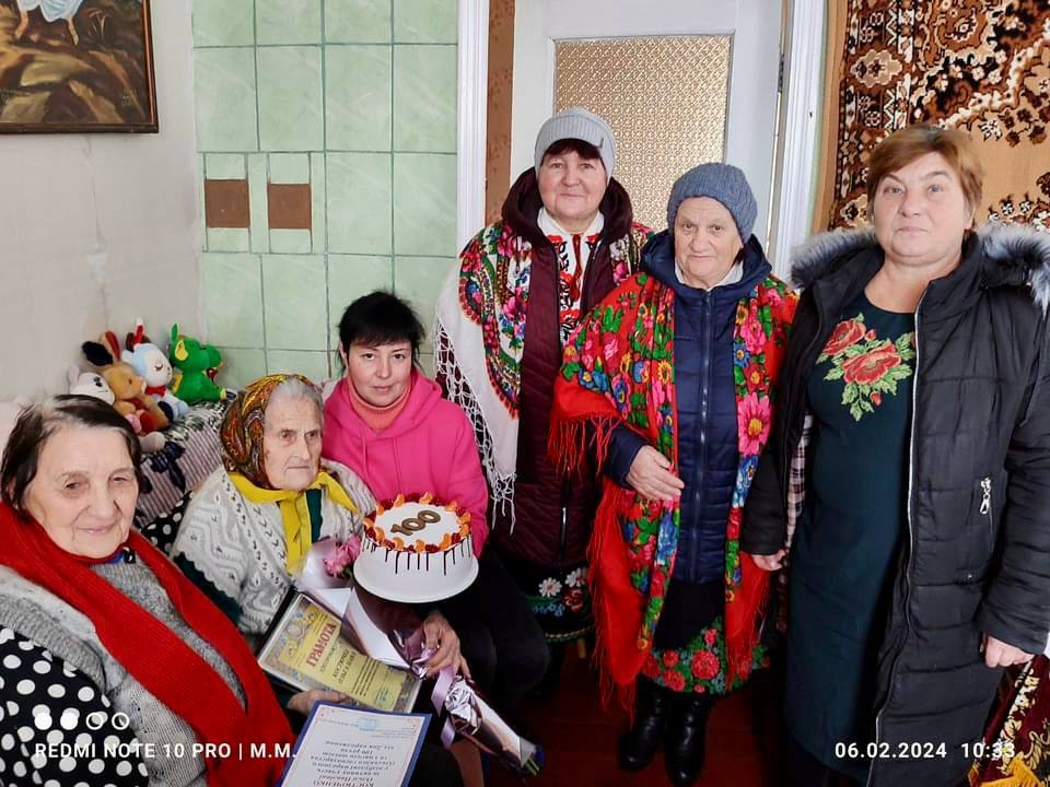 Ольга Костюченко з Менщини сьогодні святкує сотий день народження
