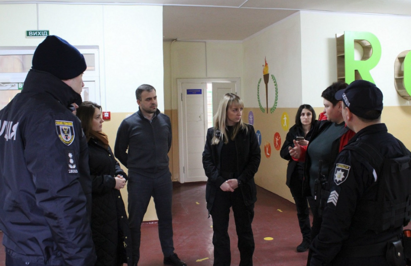 Заступниця міністра МВС Катерина Павліченко ознайомилась з роботою офіцерів безпеки в школах Чернігівської області
