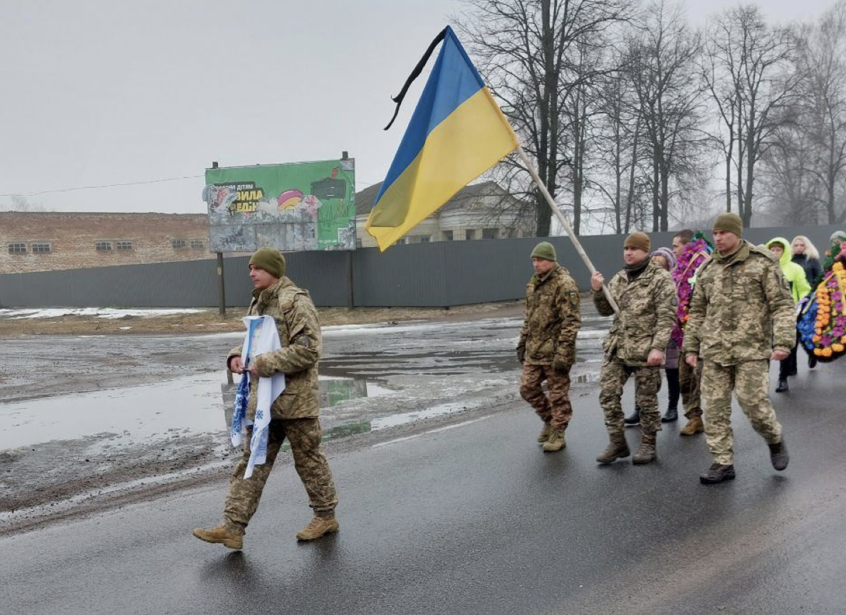 Прощання із солдатом Володимиром Маценком у Корюківці