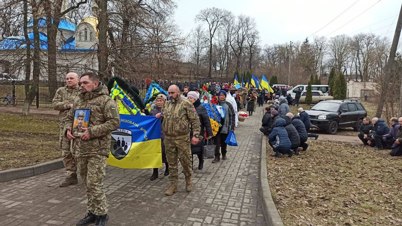 Прощання із Євгеном Івченком у Прилуках