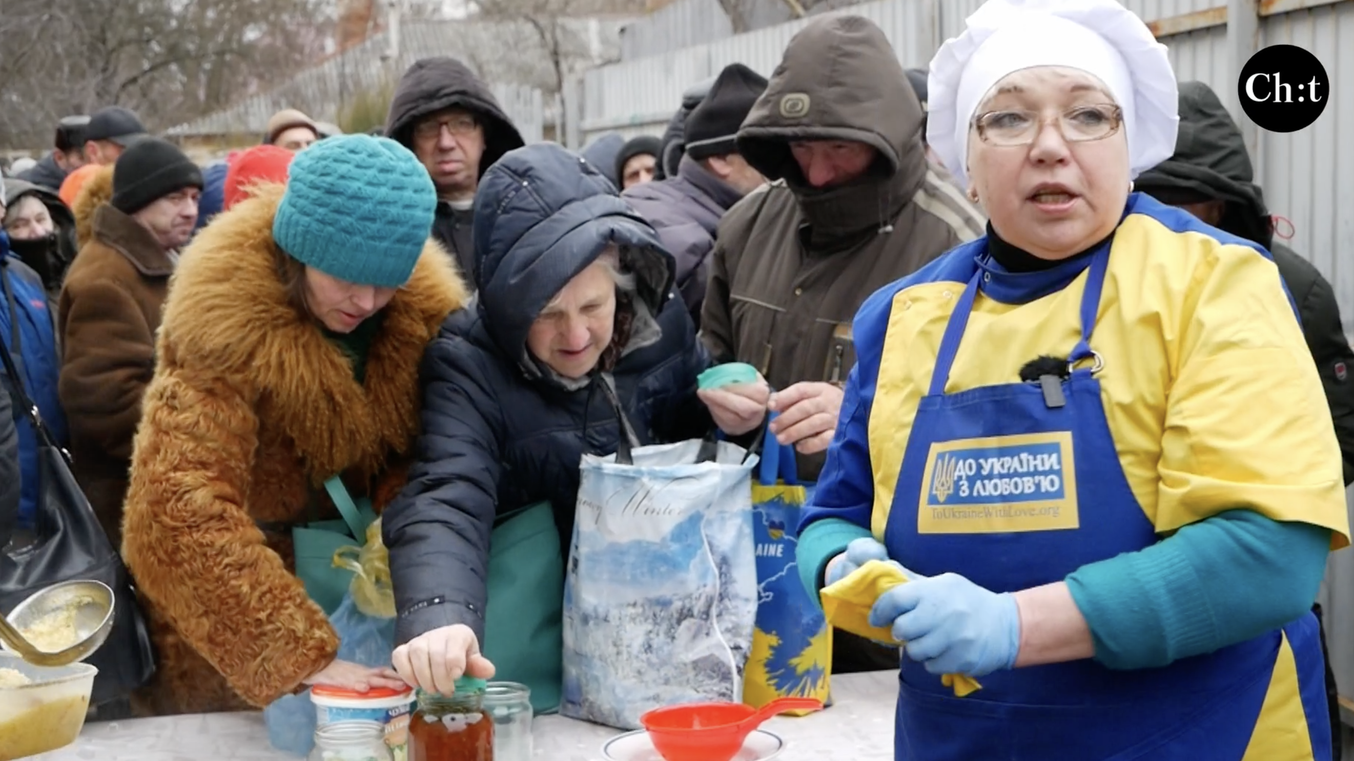 Олена, працівниця БФ «До України з любов’ю»