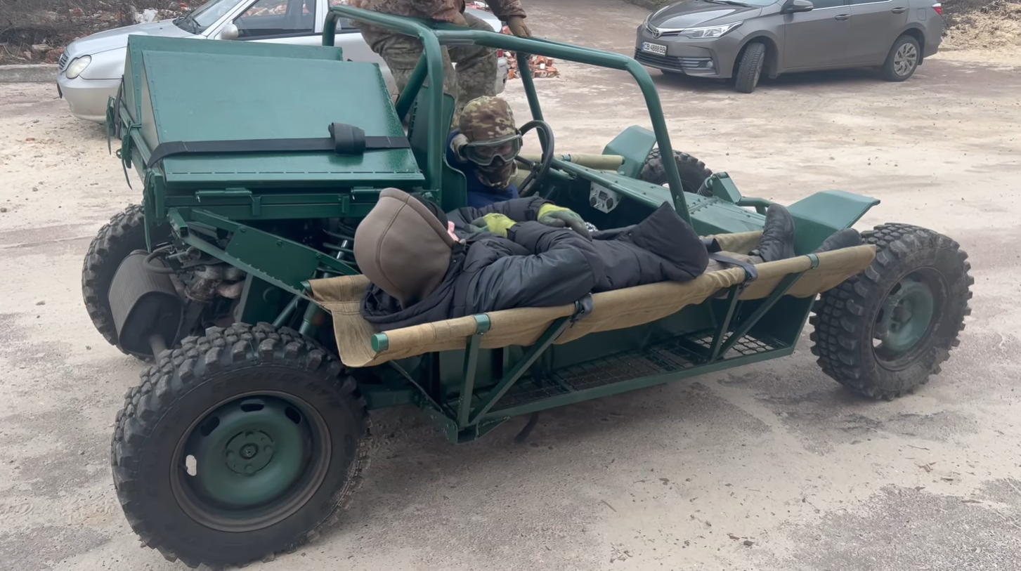 експериментальне евакуаційне багі, який придбали за благодійний кошт для чернігівських хлопців на Краматорському напрямку