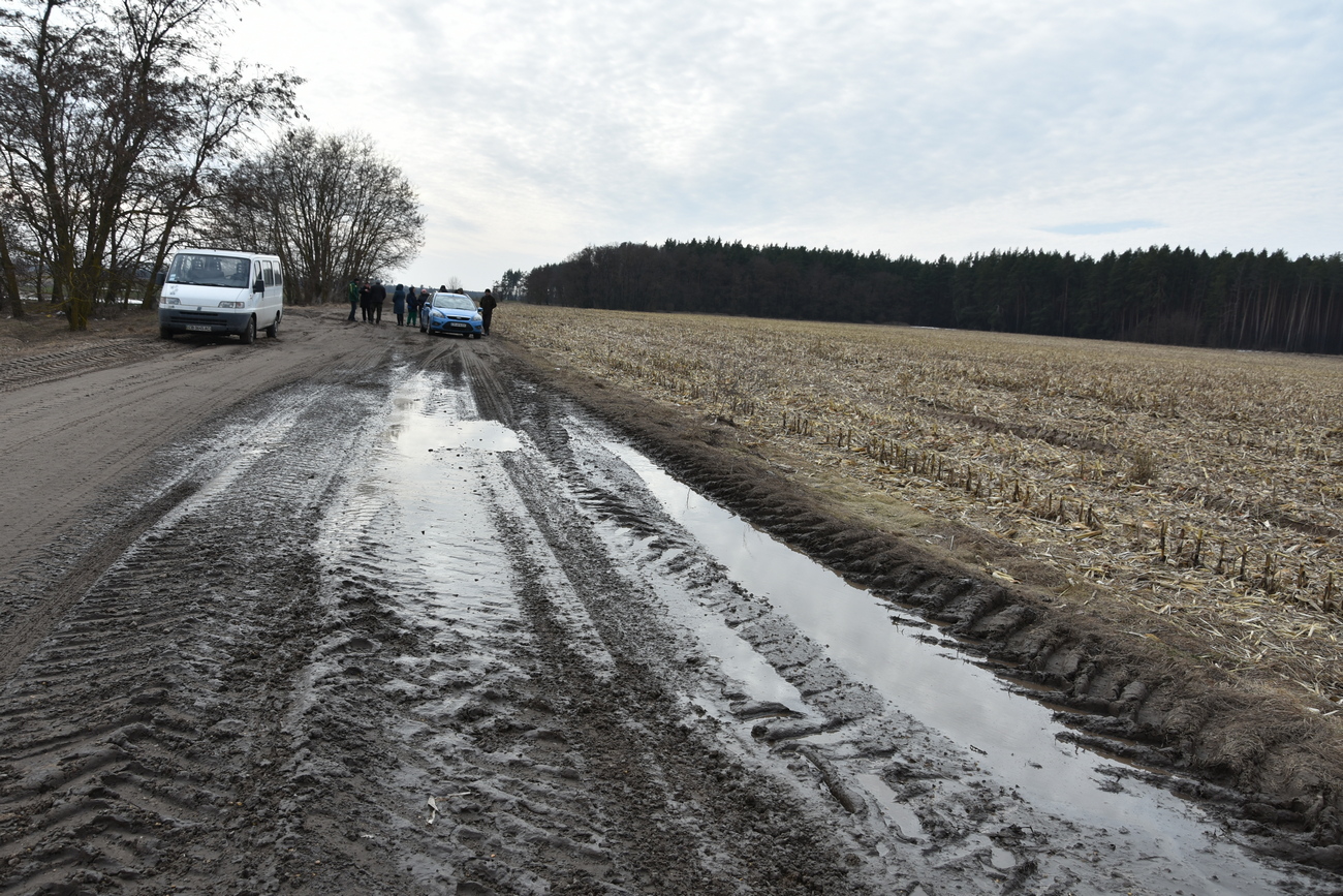 Селяни проти аграріїв: на Коропщині зафіксували факт знищення дороги