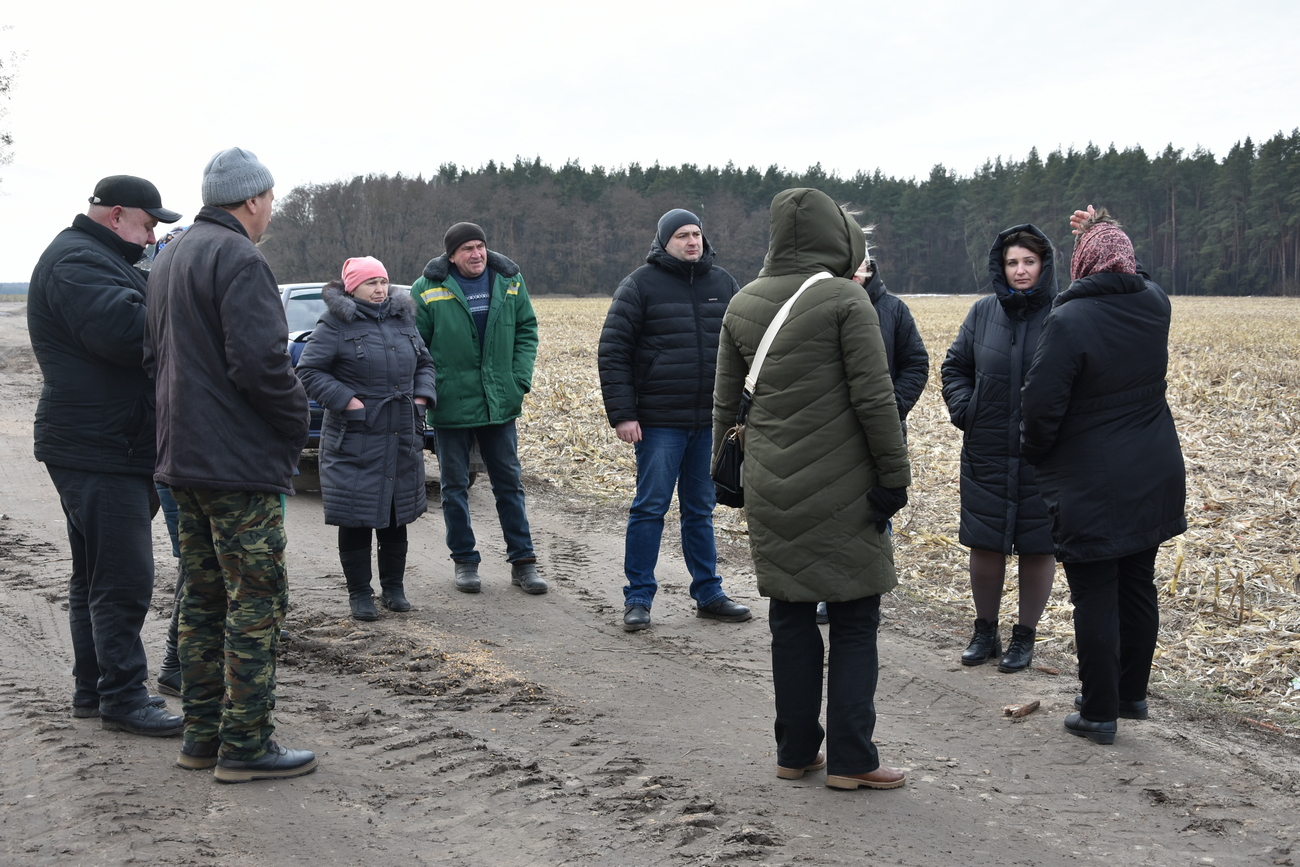 Селяни проти аграріїв: на Коропщині зафіксували факт знищення дороги