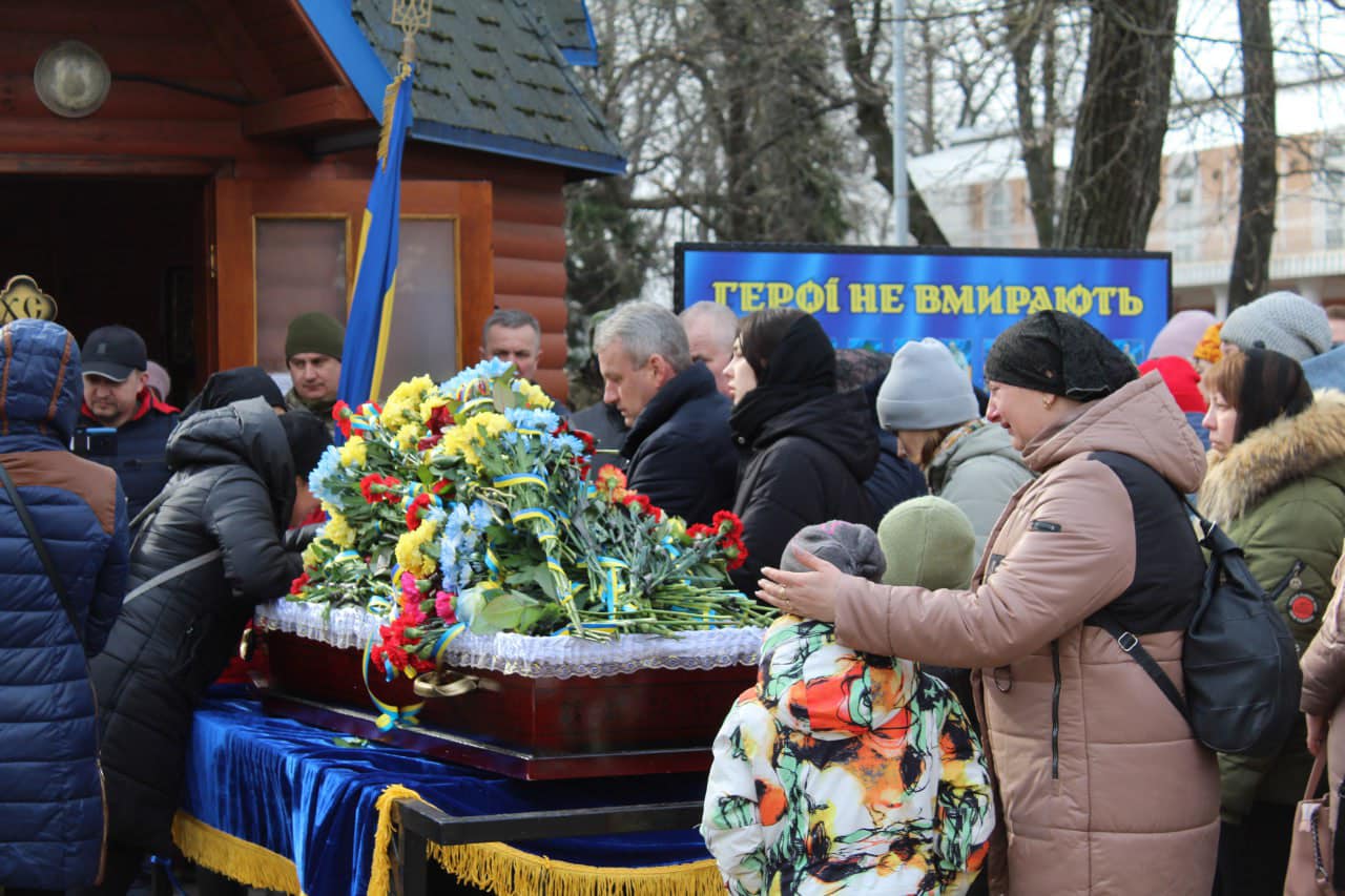На Чернігівщині поховали 25-річного бійця: загинув на Донеччині