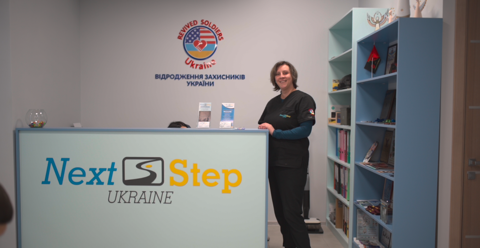 Знову ходить та згинає коліно: кейс українки, яка пройшла успішну реабілітацію після обстрілу Чернігова