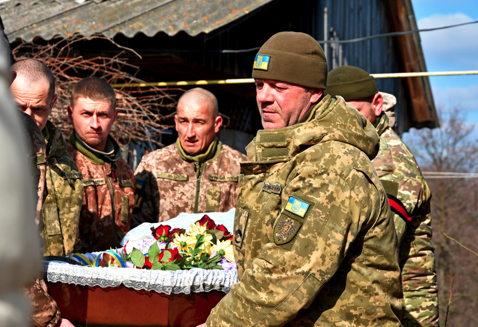 Прощання із головним сержантом Євгенієм ПРИХОДЬКОМ у Коропській громаді