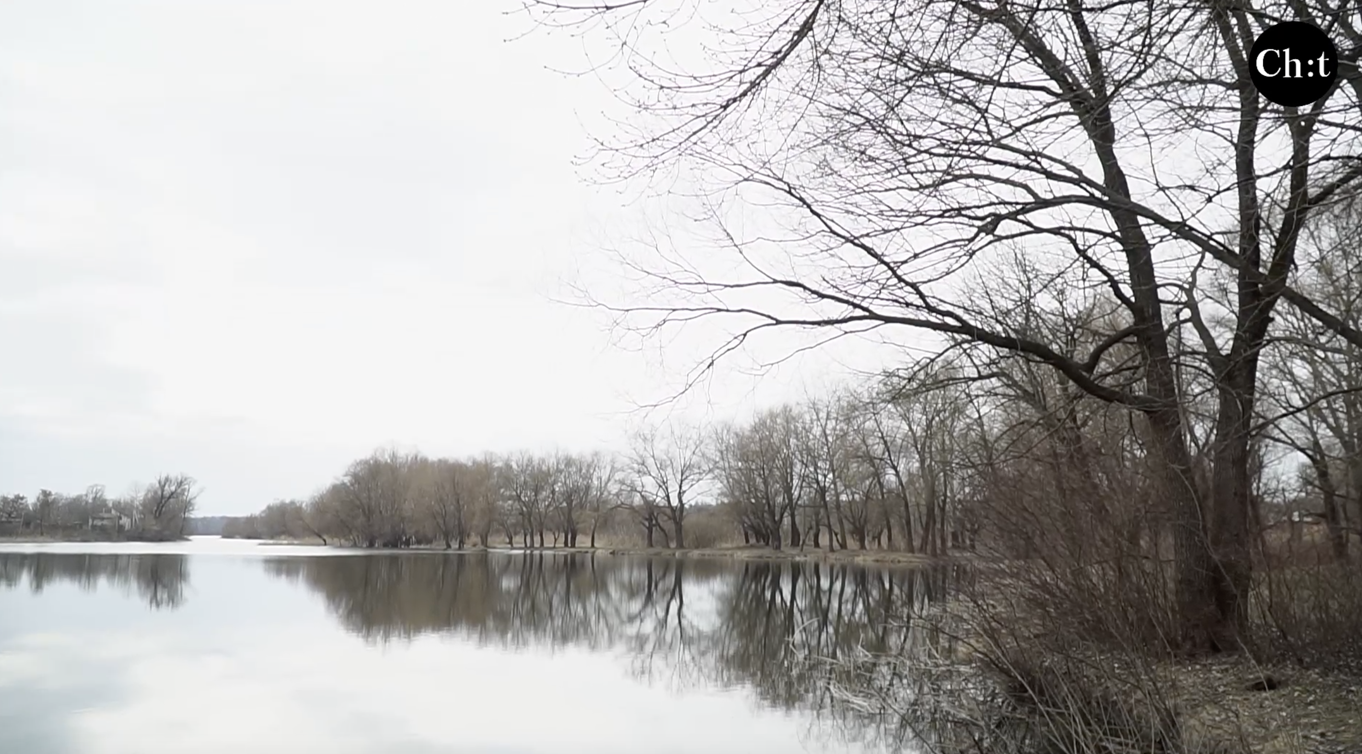 У Чернігові міська влада закриває очі на нищення озера та засмічення лісопарку