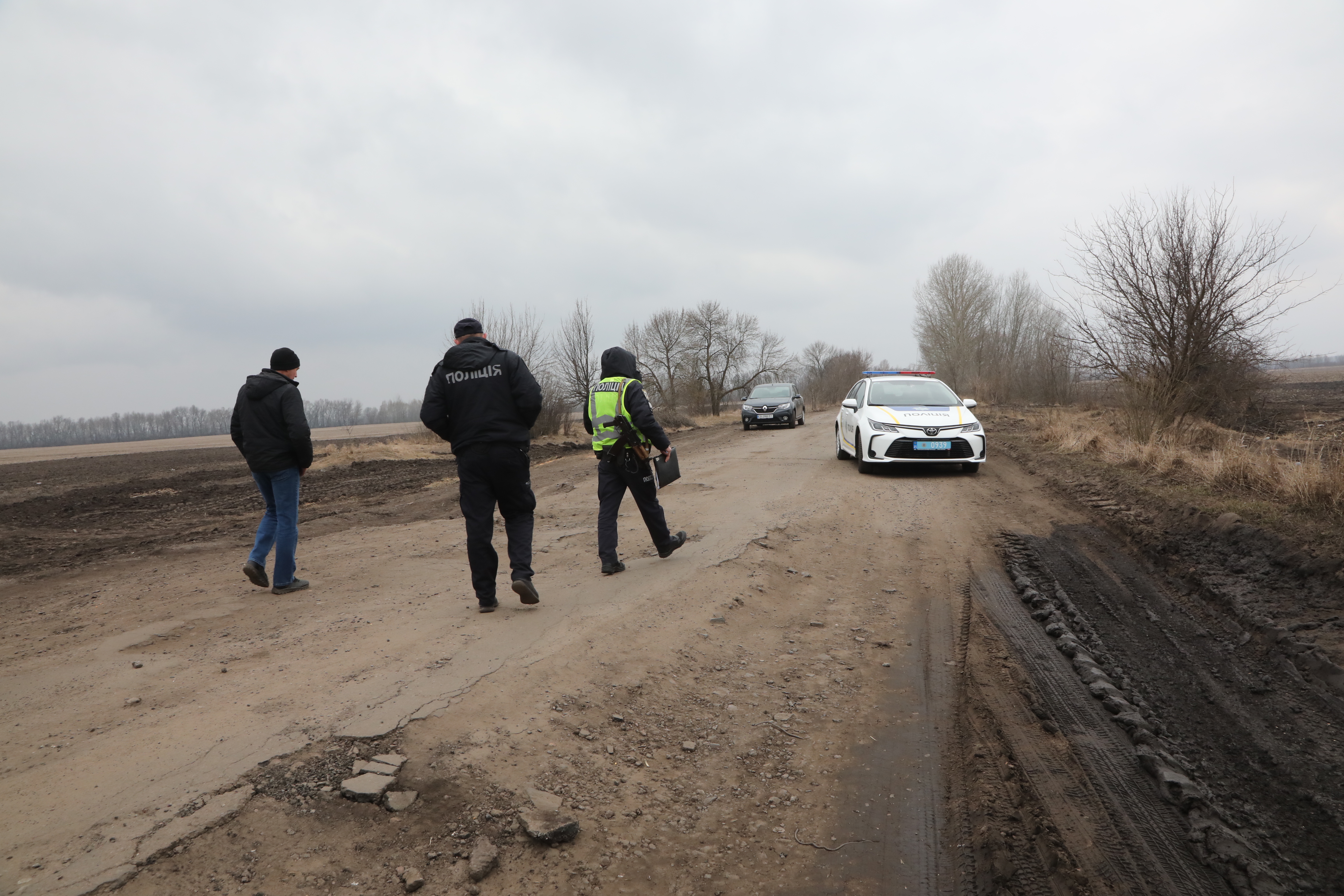 На Ічнянщині люди викликали поліцію через ями на дорогах