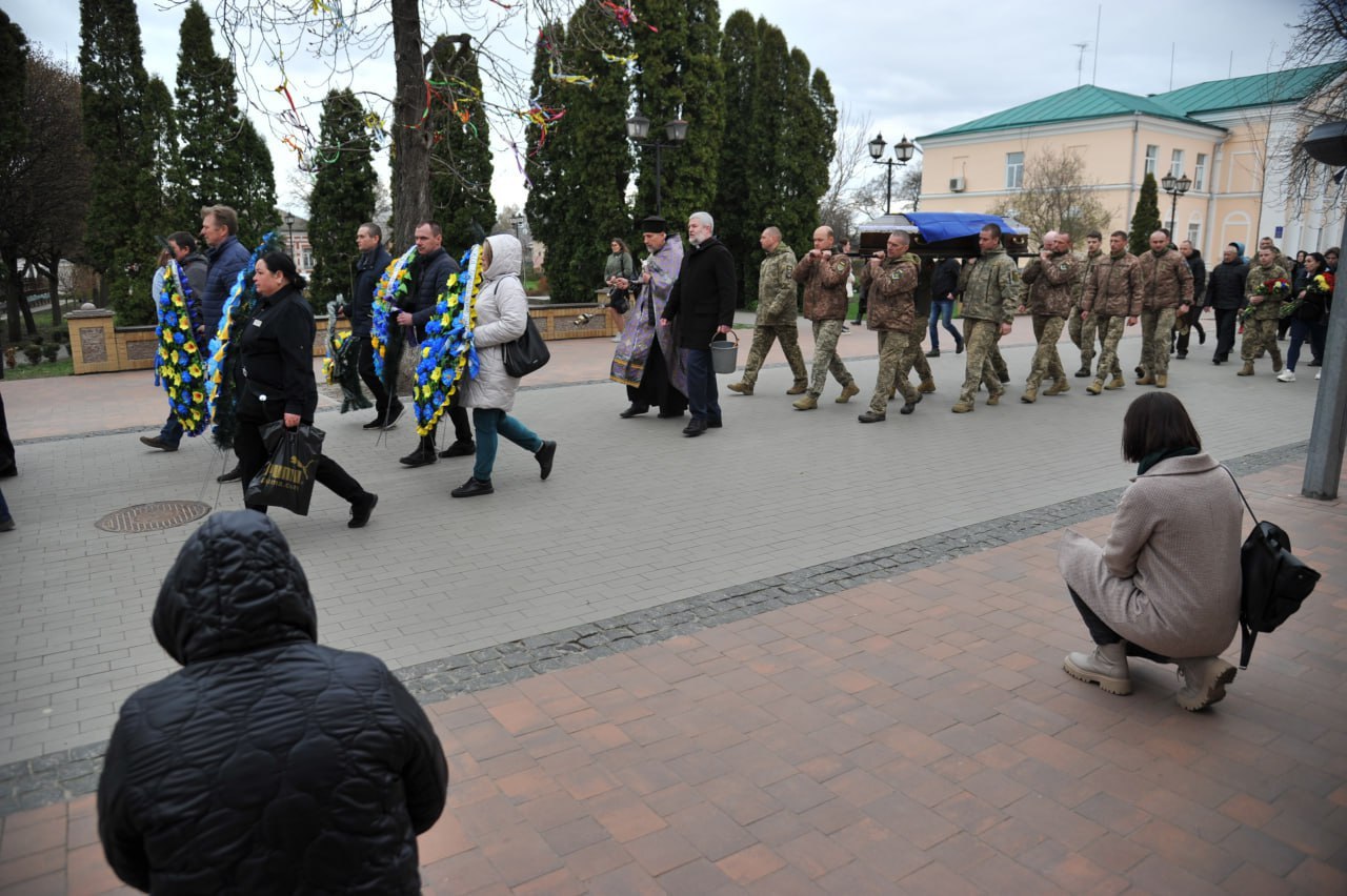 Прощання із солдатом Олександром КАРПЕНКОМ у Ніжині