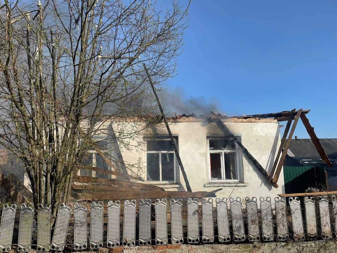 Наслідки обстрілу Семенівки із "градів". 9 квітня 2024 року.