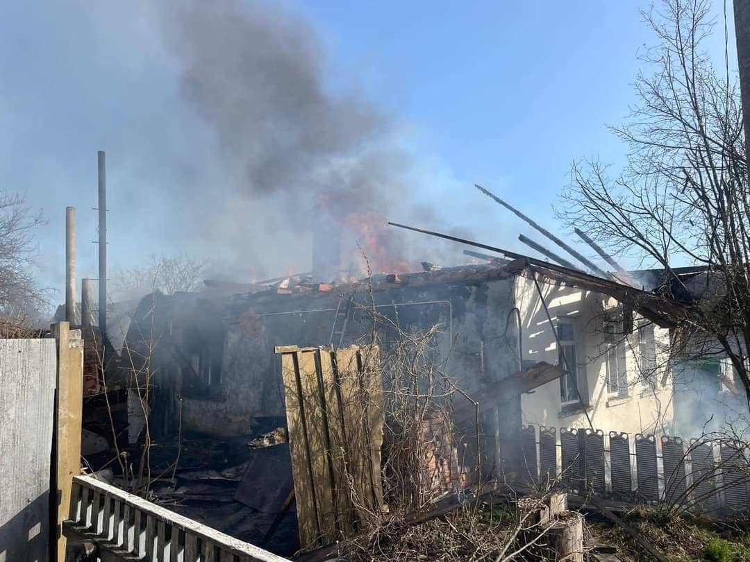 Наслідки обстрілу Семенівки із "градів". 9 квітня 2024 року.