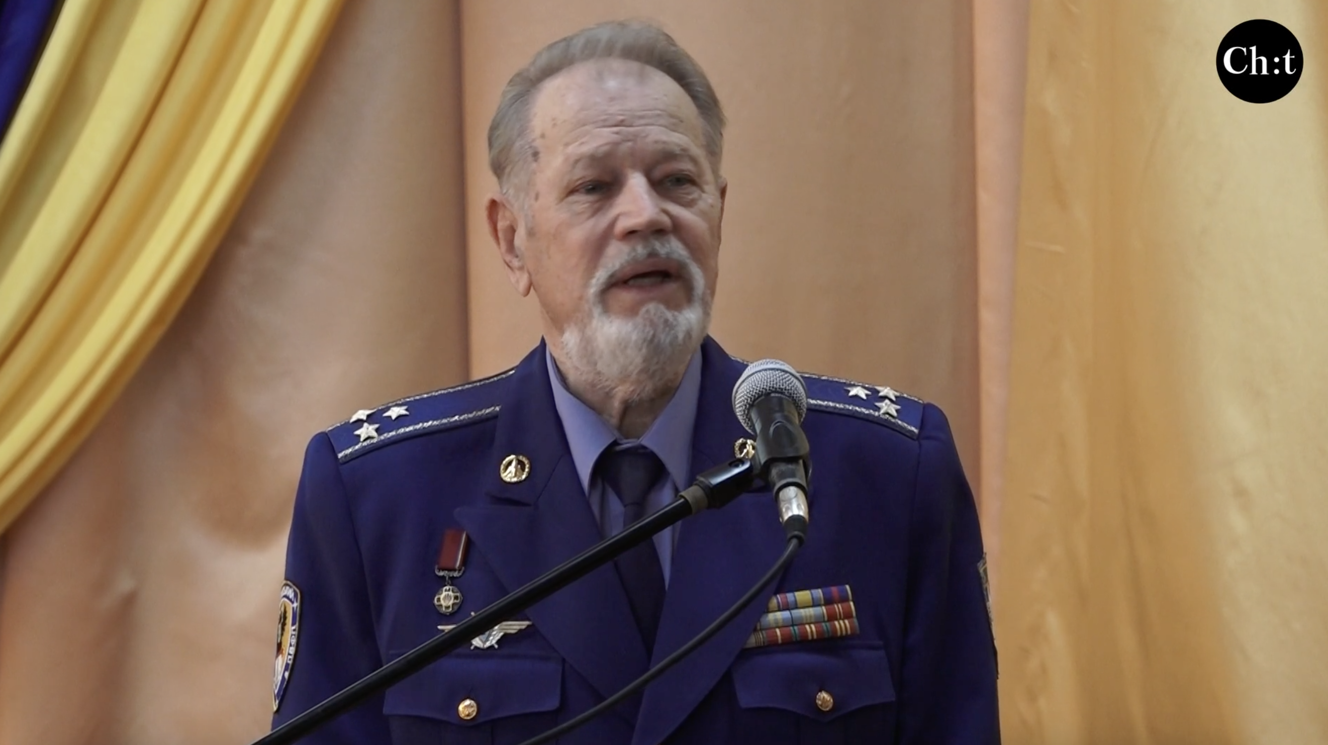 Перший керівник ліцею Іван Остренко