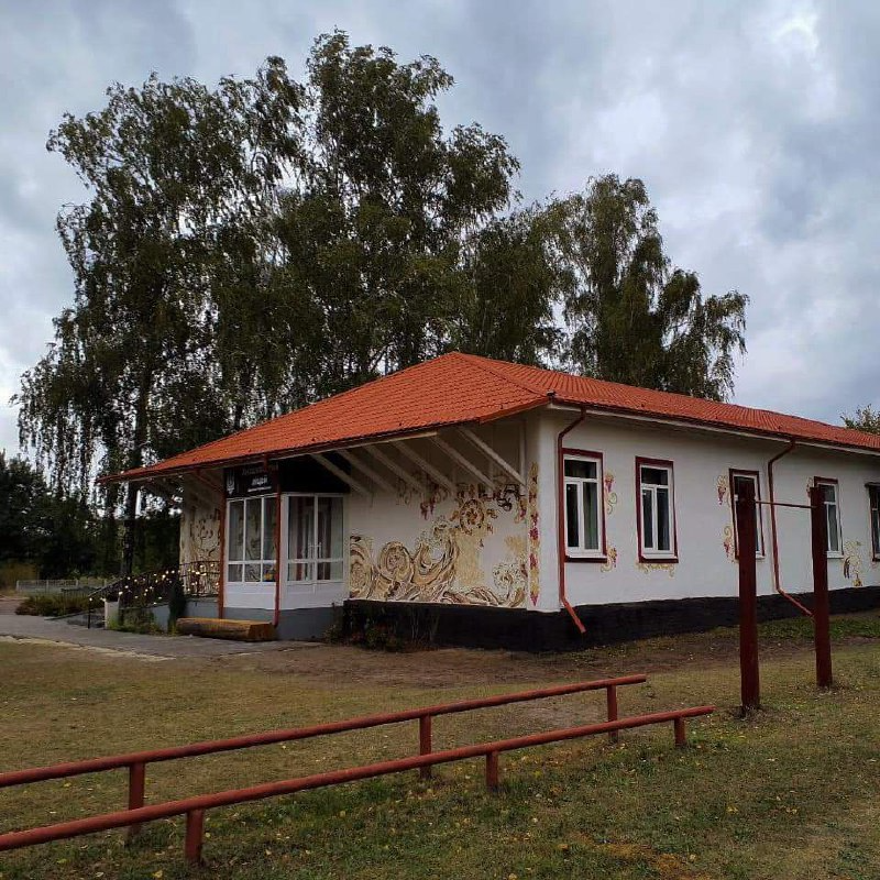 Сучасний вигляд відновленого ліцею-мазанки в Лихачеві