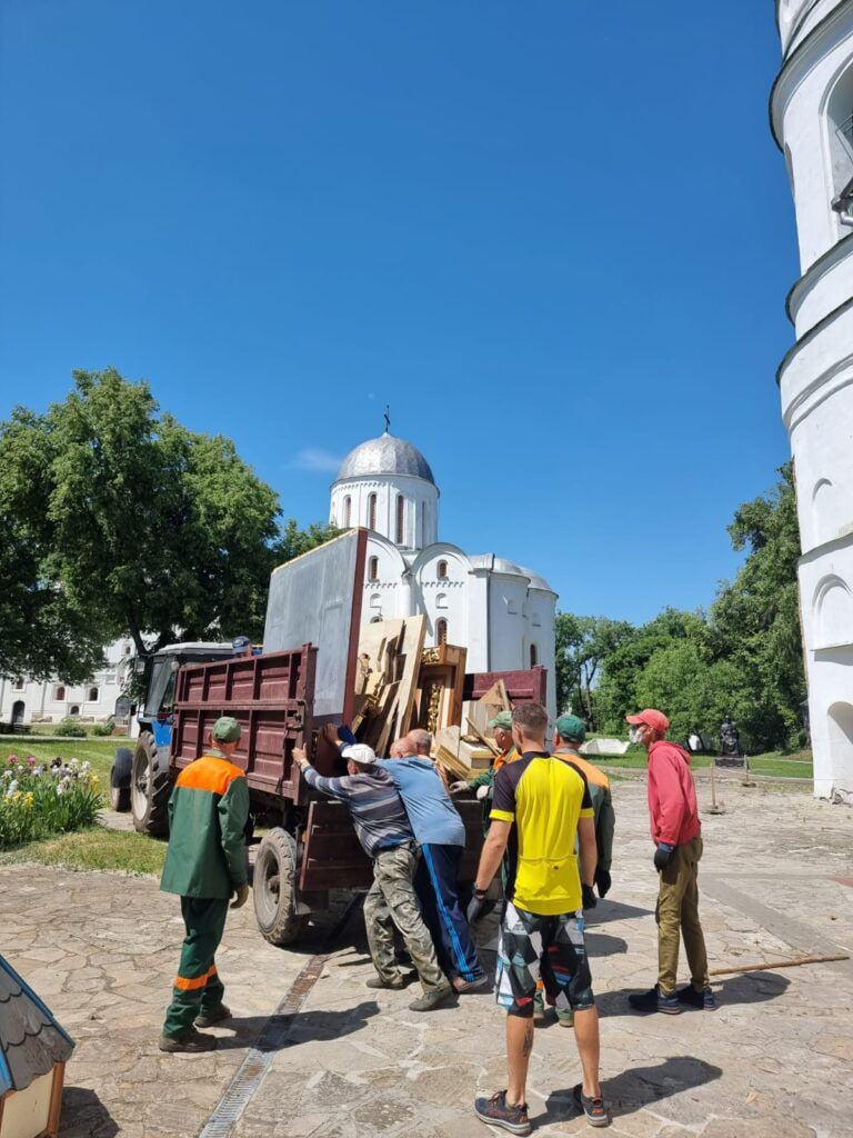 Кіптява, пил та павутиння накопичувалися десятиліттями - у заповіднику «Чернігів Стародавній» показали, як відмивають Спасо-Преображенський собор 