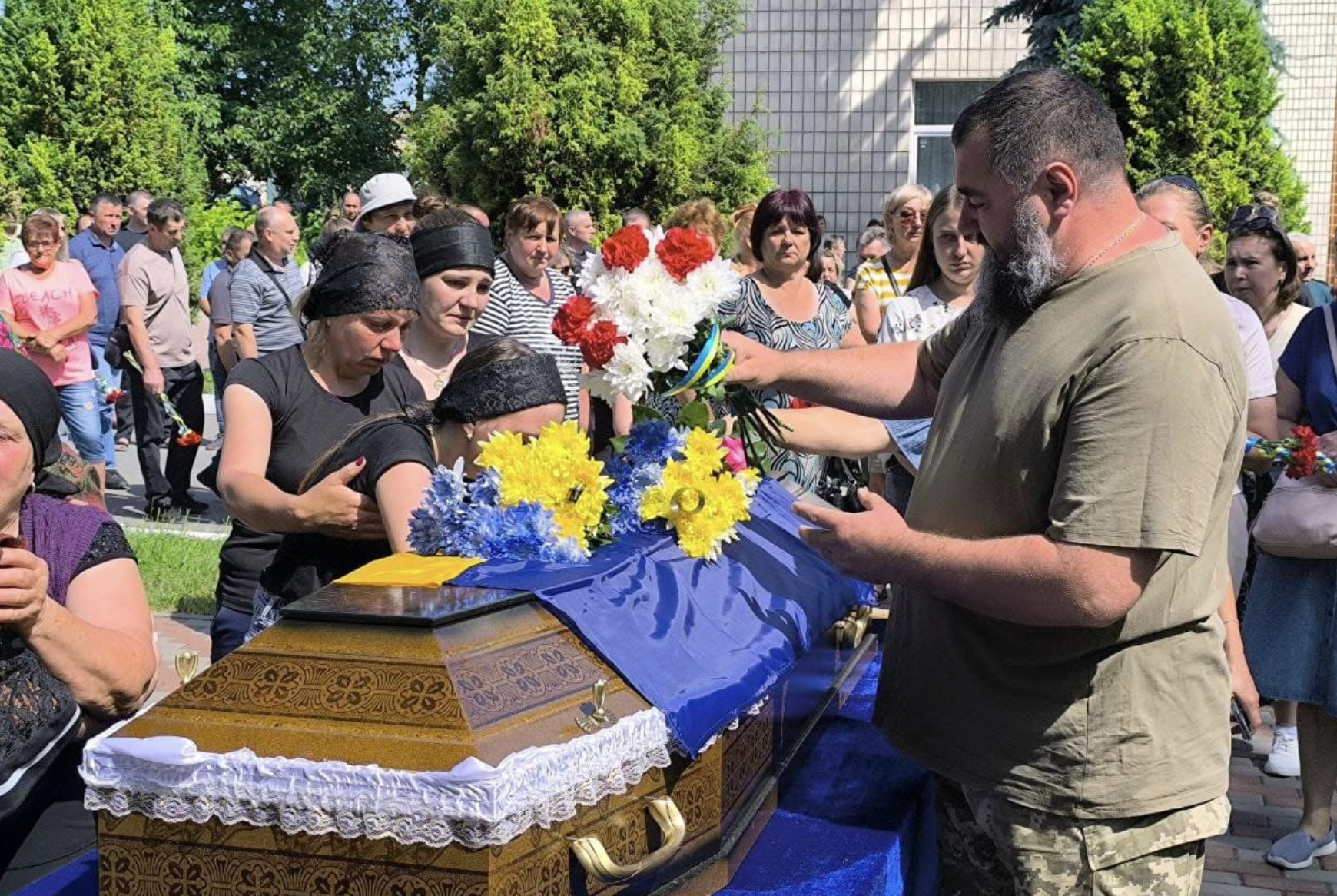 Прощання із Віталієм СУПРУНОМ у Ічнянській громаді