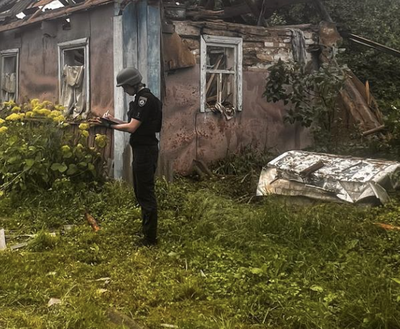 Ворог обстріляв село у прикордонні Чернігівщини: є руйнування