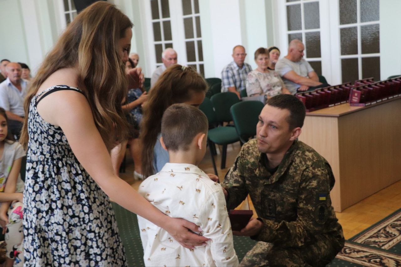 У Чернігові родинам загиблих бійців передали державні нагороди, 7 червня 2024 року
