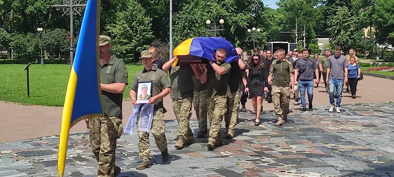 Прощання із солдатом Пилипом Бабенко у Чернігові