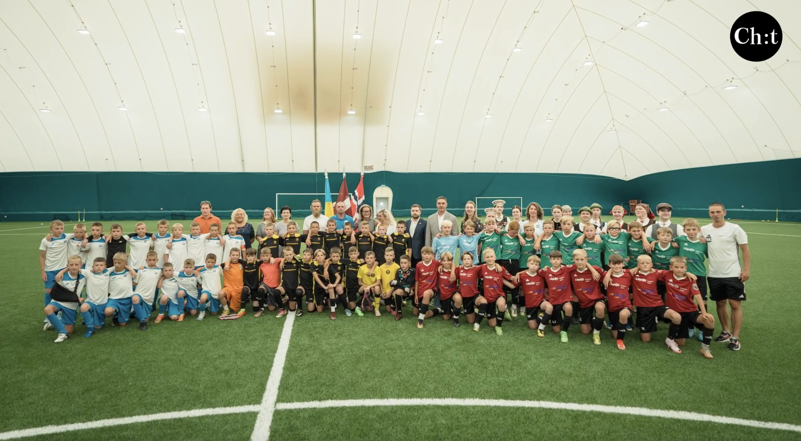 Відпочинуть на морі і пограють у футбол: Латвія приймає у себе чернігівських дітей