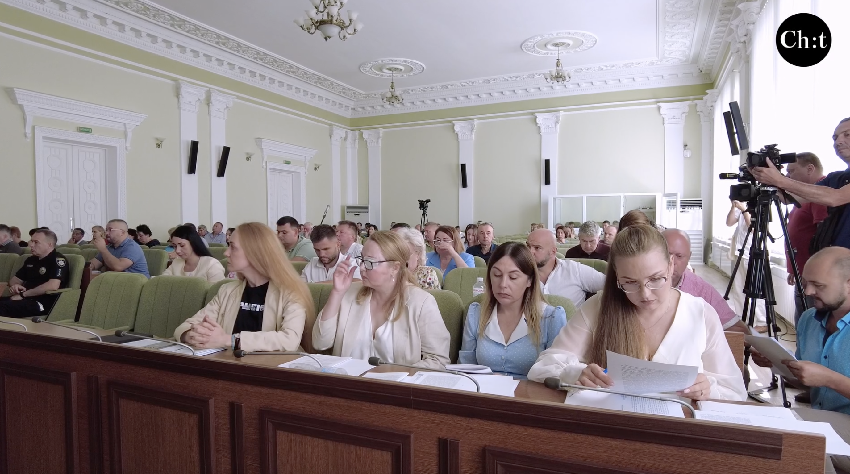 Порушення регламенту, мільйони перевізникам, відмова батькам учнів 19 школи: про сесію міської ради