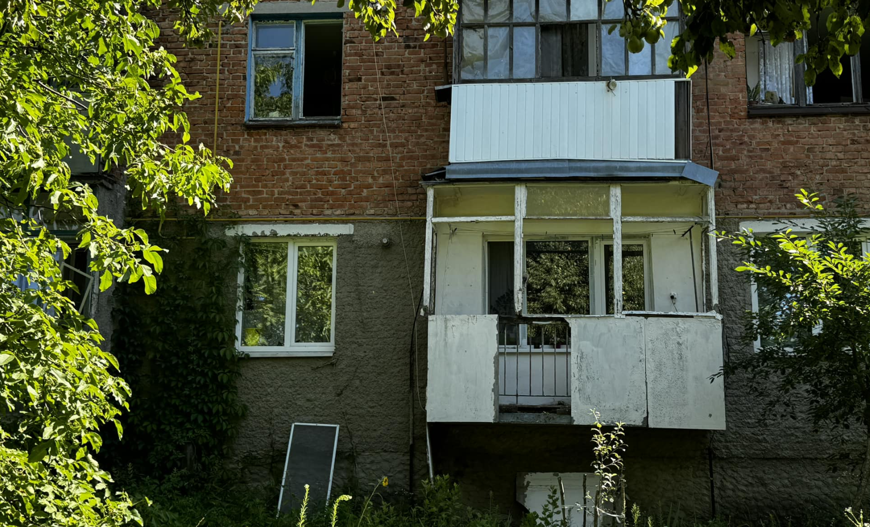 Пошкоджені 18 квартир: у Ніжині показали наслідки нічного обстрілу