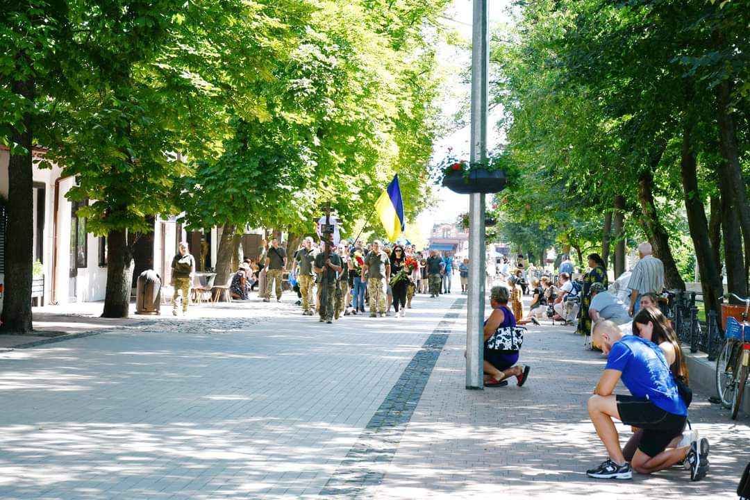 Прощання із Віктором ЖУРАВСЬКИМ у Ніжині