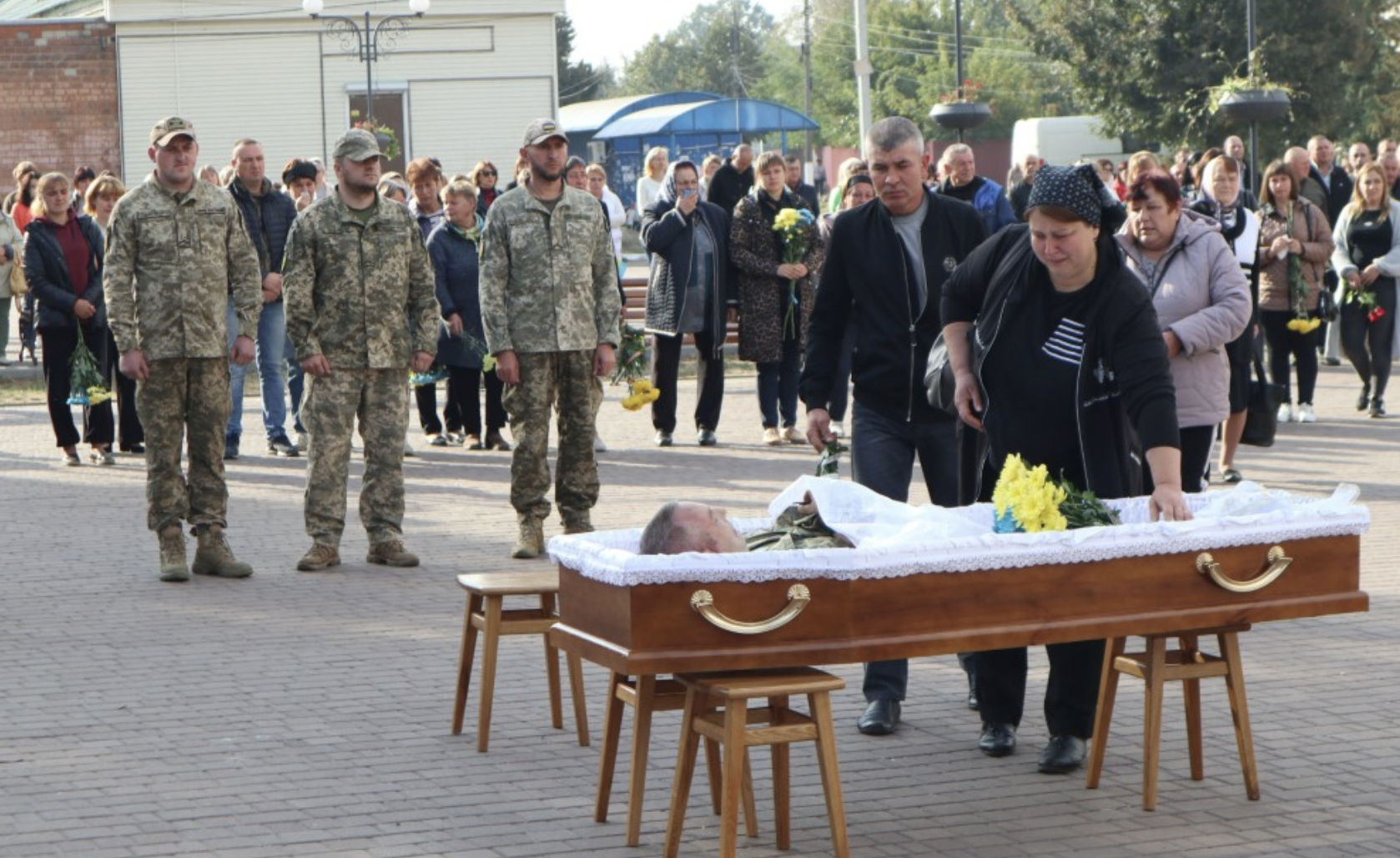 Прощання із Євгеном Лановим у Бобровиці