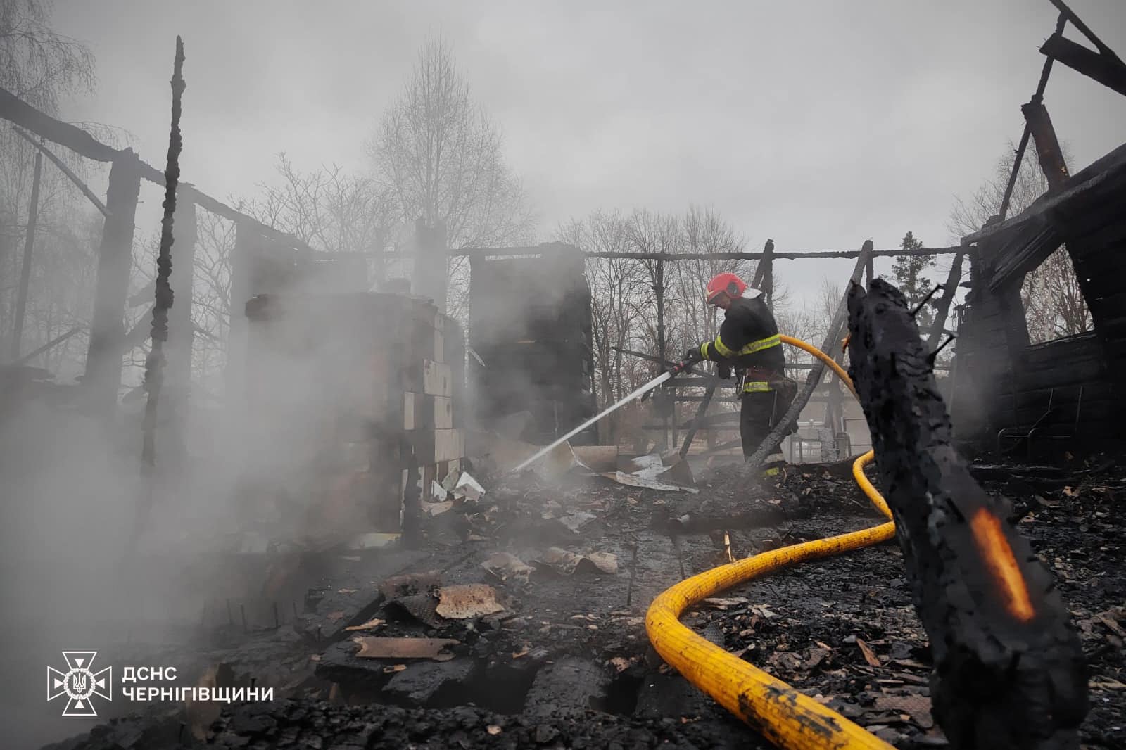 Чернігівські надзвичайники врятували чотирилапого друга