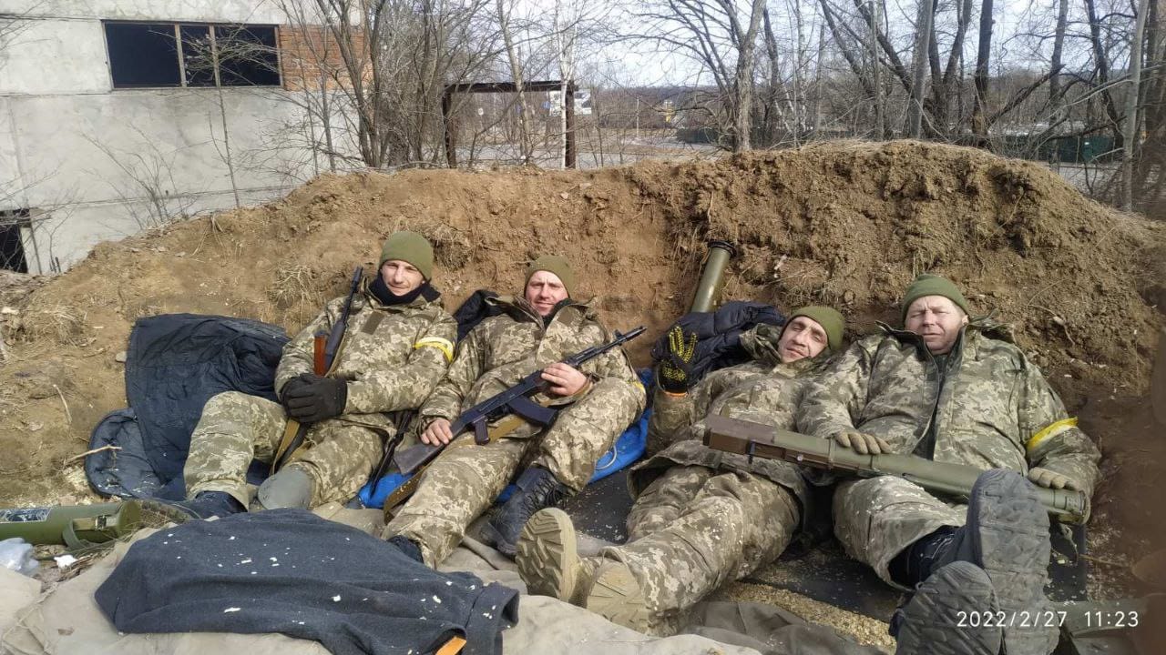 Оборонці Чернігова в районі ЗАЗу