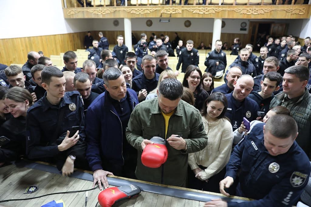 Всесвітньо відомий боксер став доктором