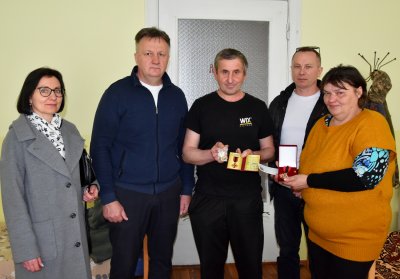 Захисник отримав нагороди у лікарні 