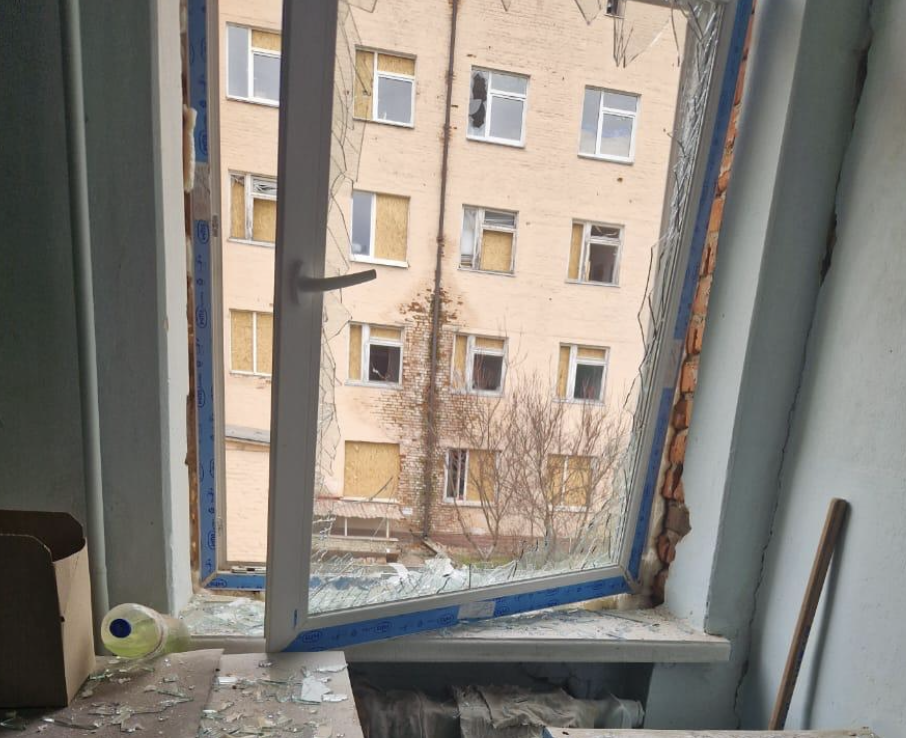 Семенівську лікарню знову обстріляли. 13 квітня 2025 року
