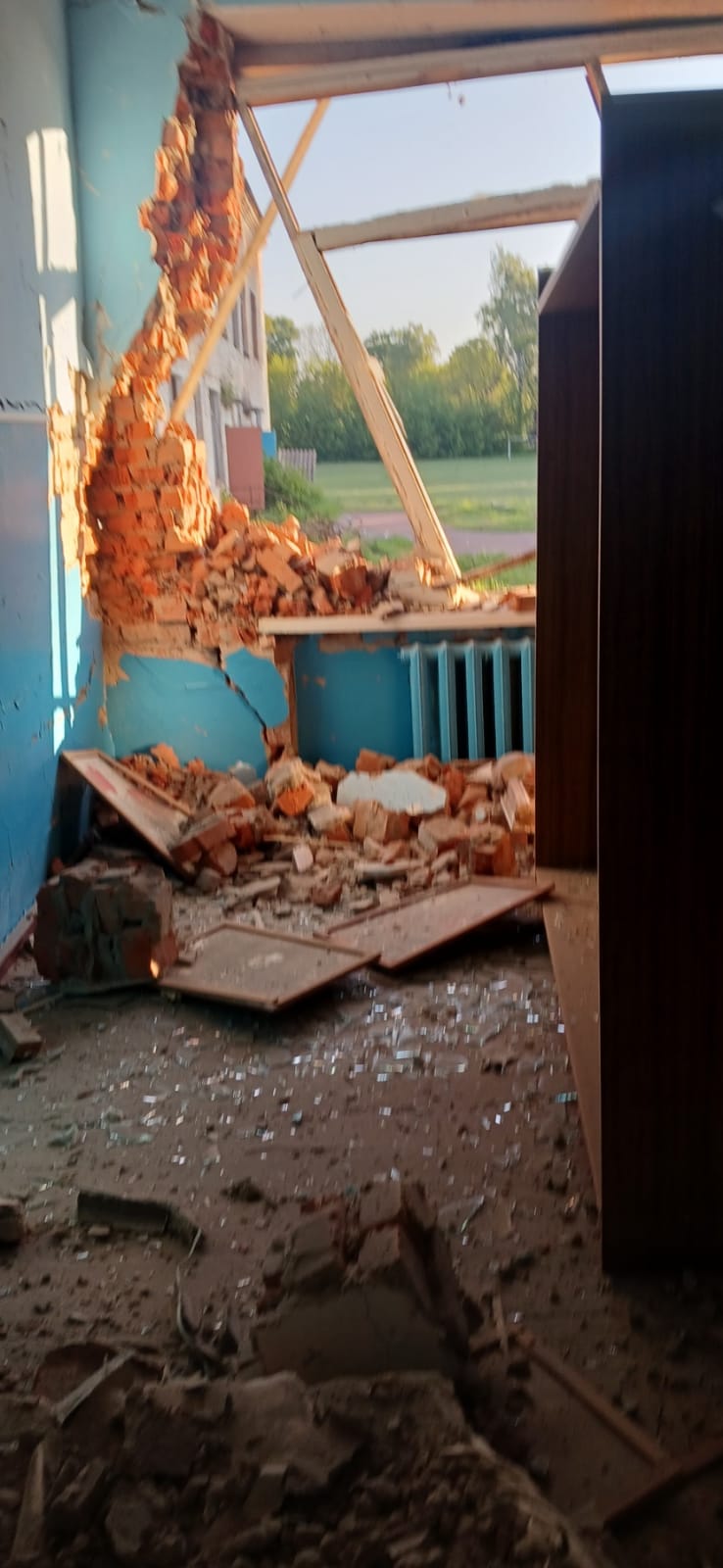 Руйнування школи у Нових Боровичах, Сновська громада