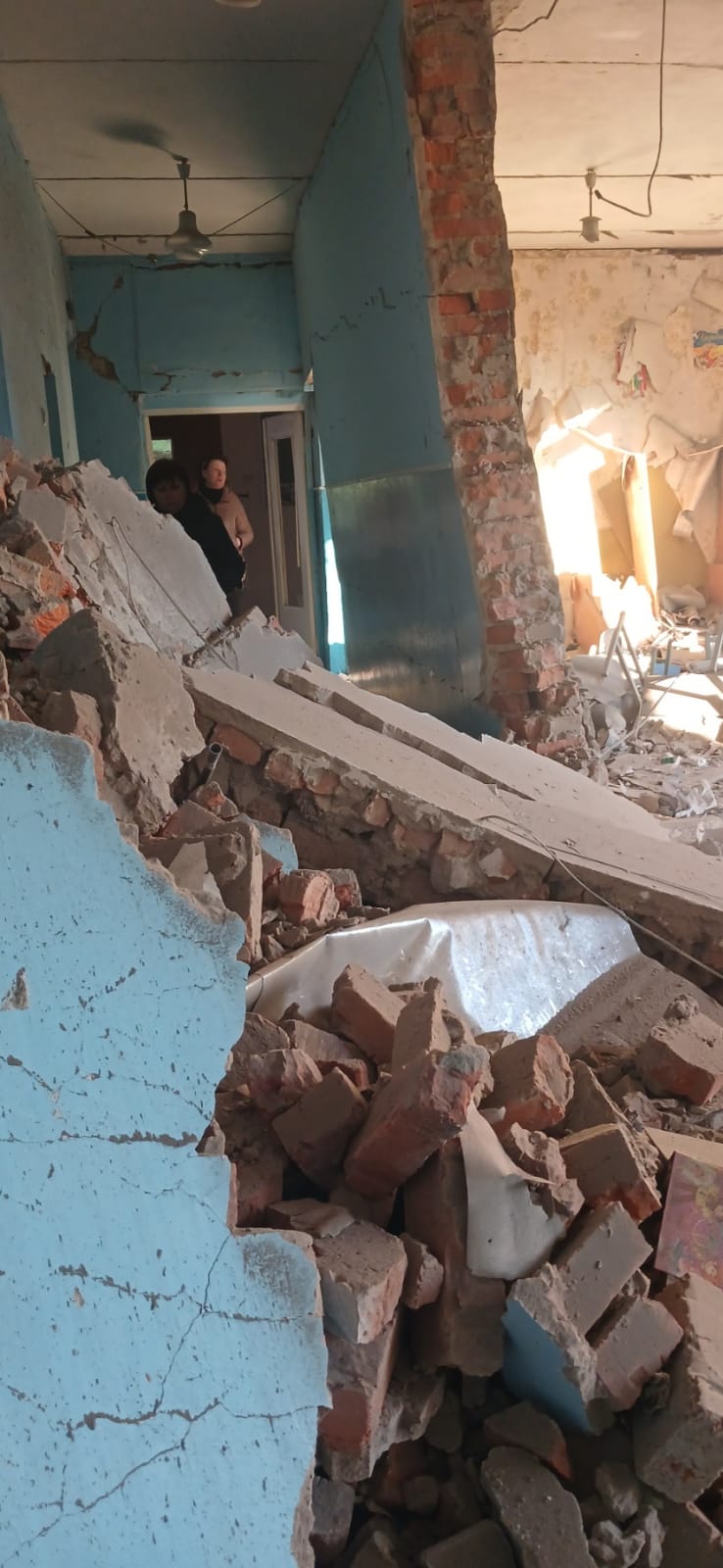 Руйнування школи у Нових Боровичах, Сновська громада