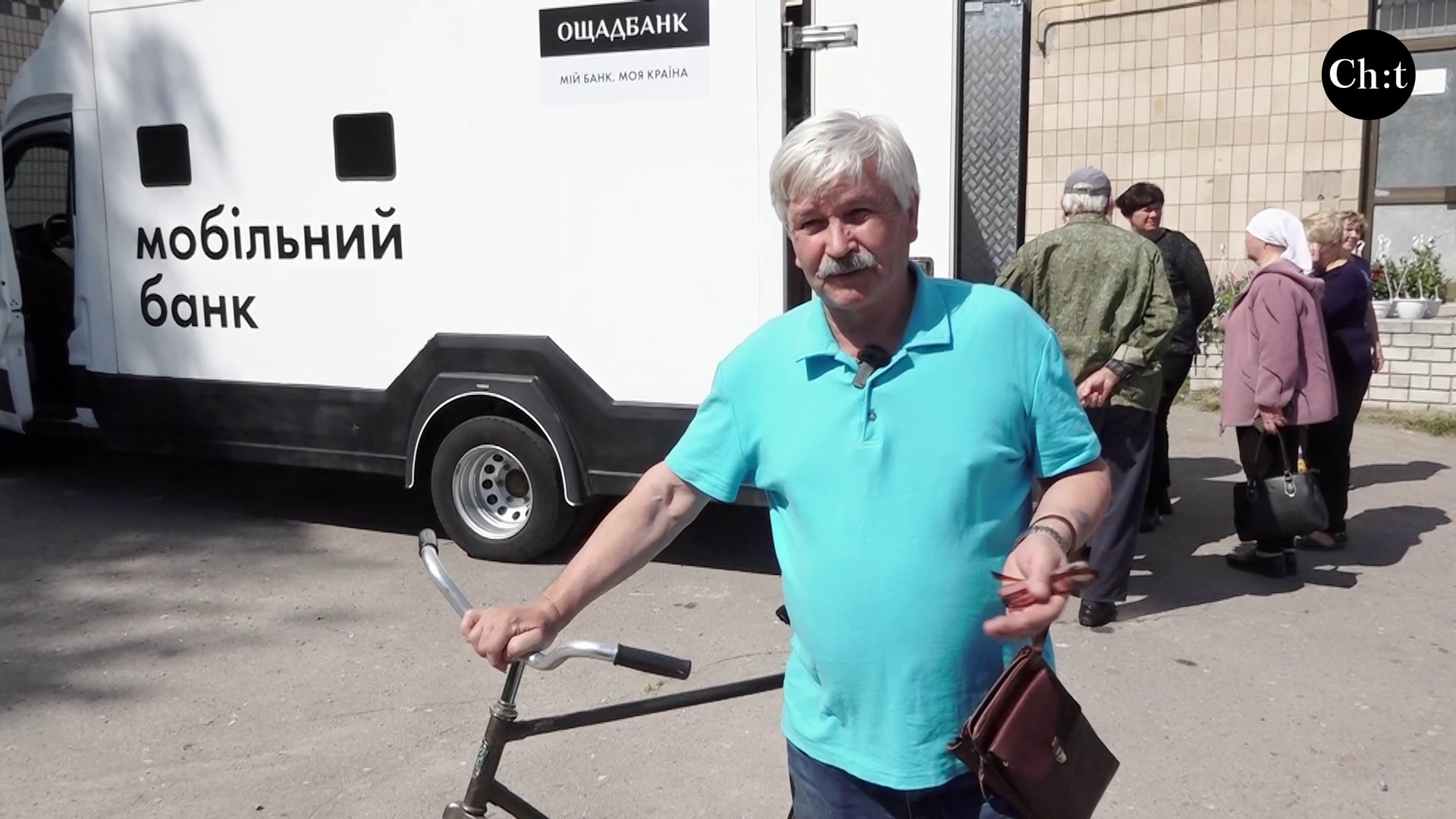 Володимир Михайлович, житель села 