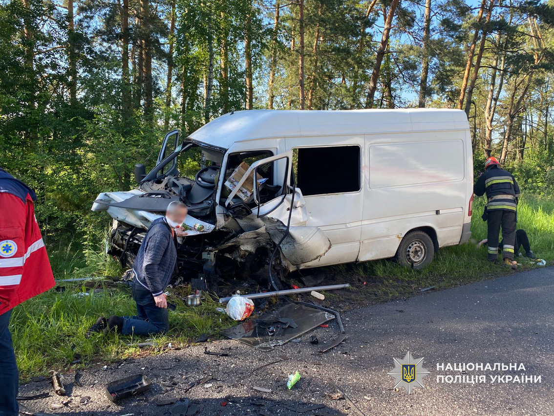 Моторошна ранкова ДТП на Чернігівщині - у поліції розповіли подробиці