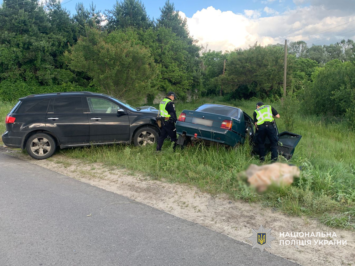 Смертельна ДТП на Чернігівщині: водій загинув, пасажири травмовані