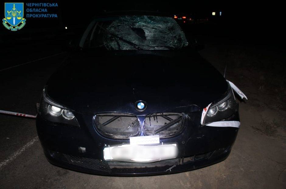 На Чернігівщині поліцейський на BMW збив людину — слідство завершено