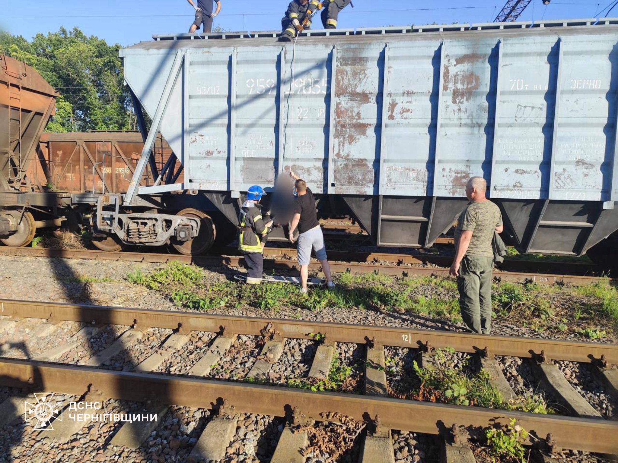 У Ніжині підлітків вдарило струмом на залізниці — хлопець загинув, дівчина в реанімації