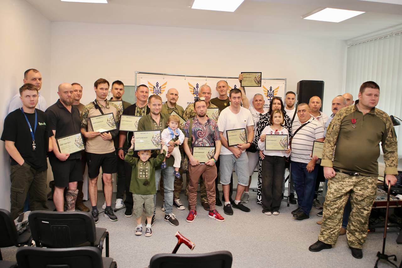 У Чернігові ветеранам війни вручили сертифікати на житло