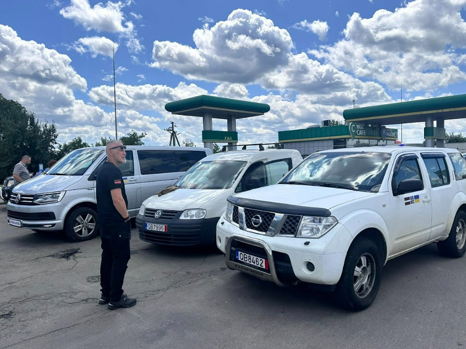 Під час волонтерської поїздки на фронт постраждав мер латвійського міста Огре